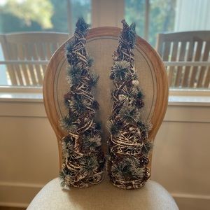 Christmas decor cones (Set of 2)